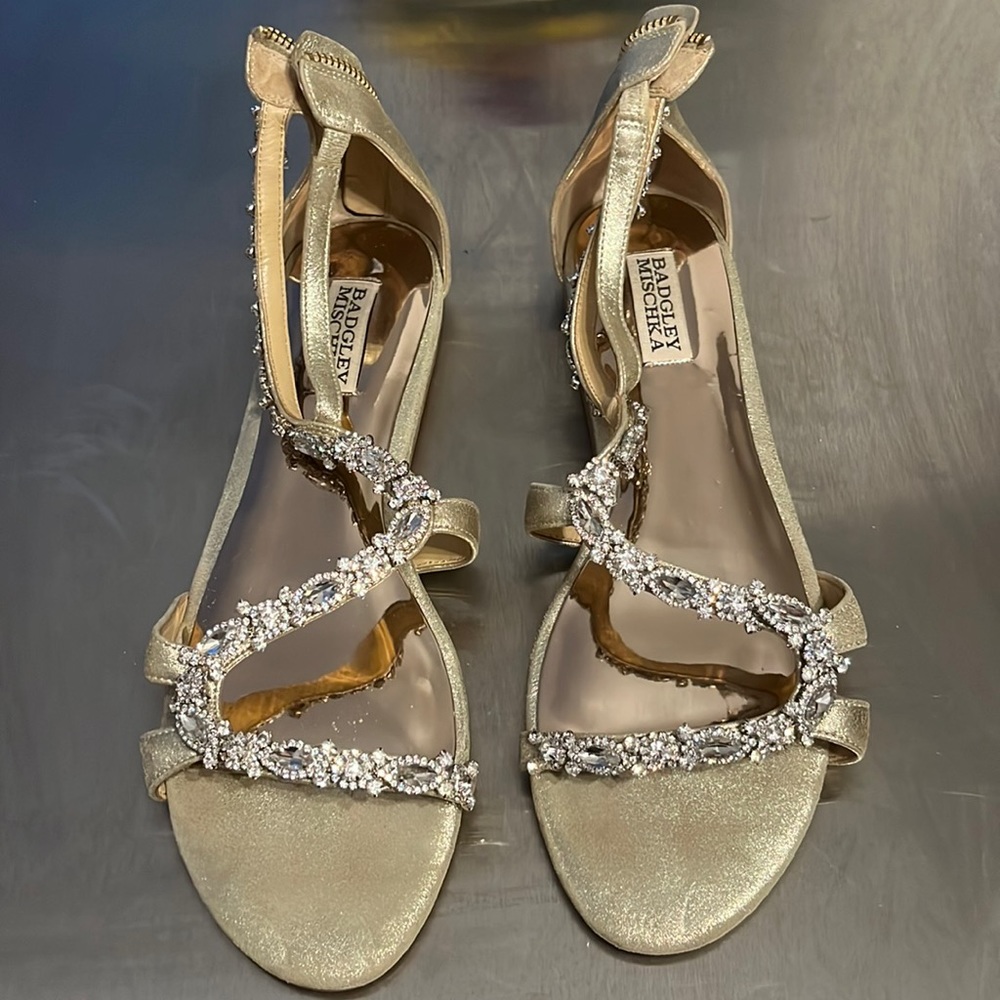 Badgley Mishcka size 39 sandals